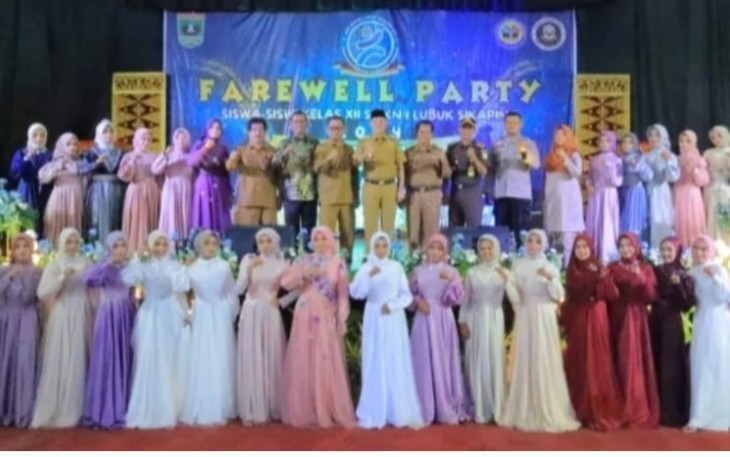 Bupati Pasaman Sabar AS Hadiri Perpisahan Kelas 12 SMKN 1 Lubuk&nbsp;Sikaping