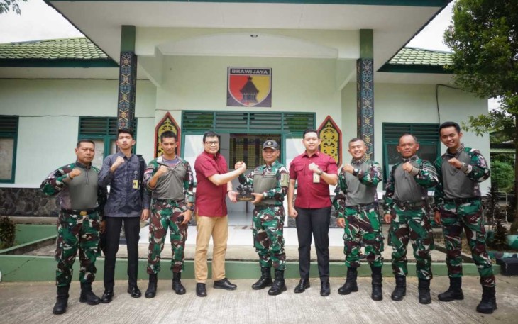 Satgas Yonzipur 5/ABW Terima Kunjungan Kepala Imigrasi&nbsp;Badau