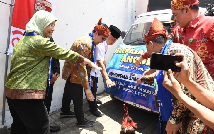 Lepas Ekspor Bunga Anggrek ke AS, Gus Halim : Pasarnya Mulai Melebar