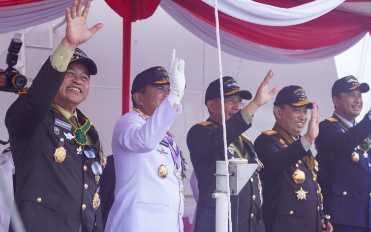 Kasad Hadiri Peringatan HUT Ke-79 TNI AL di Atas KRI dr Radjiman Widyodiningrat