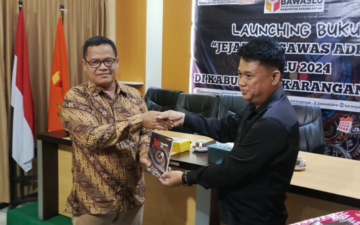 Bawaslu Karanganyar Melaunching Buku Jejak Pengawas Adhoc Pemilu&nbsp;2024